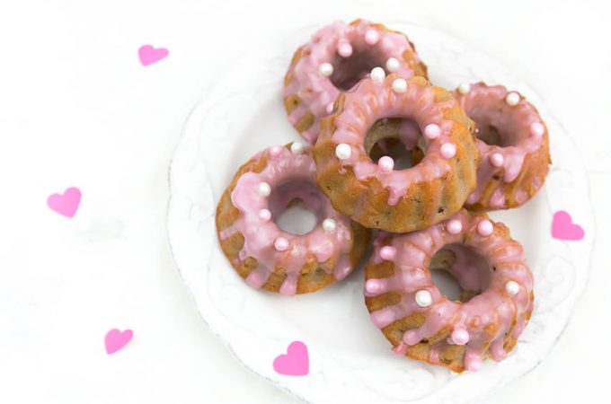 Minigugelhupf zum Valentinstag backen