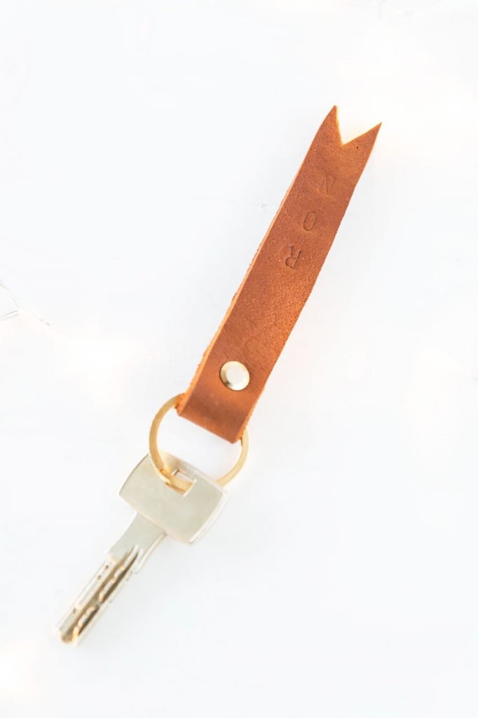 DIY Schlüsselanhänger aus Leder basteln