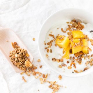 Leckeres Mango Granola - ein tolles DIY Geschenk aus der Küche