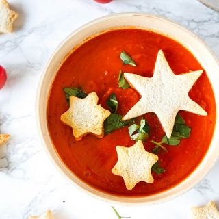 Orientalische Tomatensuppe mit Sternen - genau das Richtige zu Weihnachten