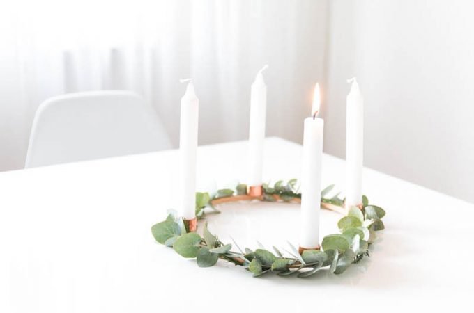 DIY Adventskranz basteln mit einem Stickrahmen und Eukalyptus | Skandinavien Interior