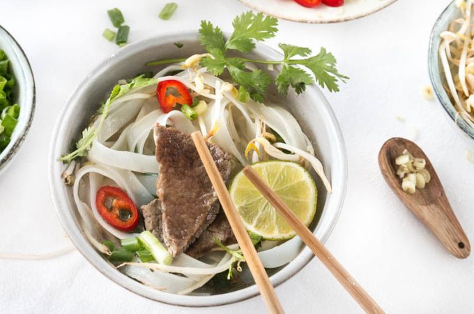 Pho Bo - Rindssuppe mit Korinander und Zitronengras