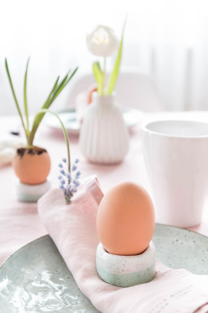 Eierbecher aus Salzteig selber machen | DIY Geschirr aus Salzteig | Rezept Salzteig | Ostern basteln und einfache Tischdekoration | ars textura - DIY Blog