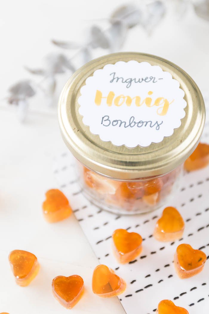 Bonbons selber machen mit Rezept - Honigbonbons sind ein tolles DIY Geschenk zum Geburtstag, Muttertag oder Valentinstag - außerdem sind sie perfekt ein leichtes kratzen im Hals bei einer Erkältung | ars textura - DIY Blog