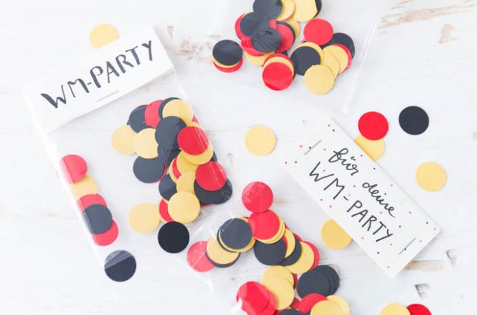 DIY Konfetti in Schwarz-Rot-Gold für deine WM-Party - Konfetti ist die perfekte Bastelidee und last-miaute Deko für deine Fußball Party | ars textura - DIY Blog