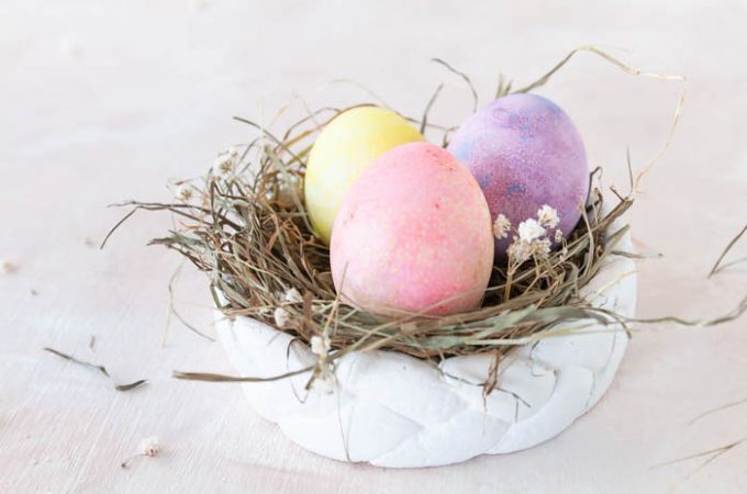 Osternest aus Salzteig basteln