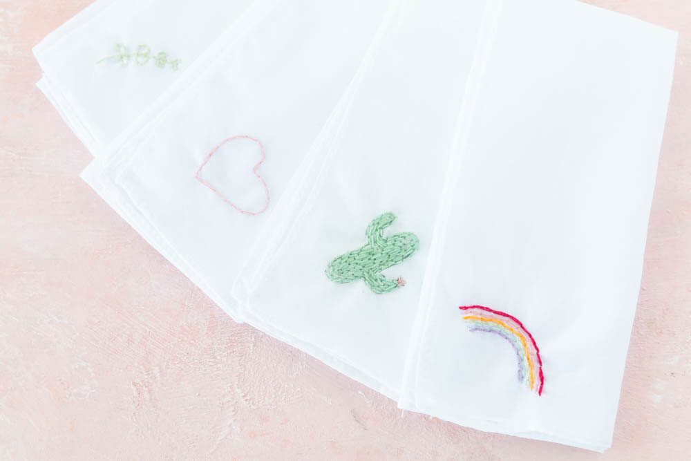 nachhaltige Geschenk Idee: Stofftaschentücher besticken - DIY Anleitung