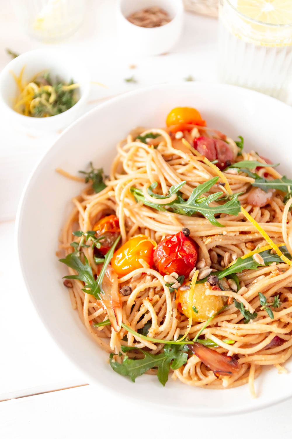 Sommerliche Spaghetti mit Zitronenpesto