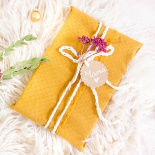 Geschenke nachhaltig mit Servietten verpacken